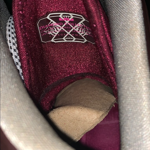 Athletic_Shoes